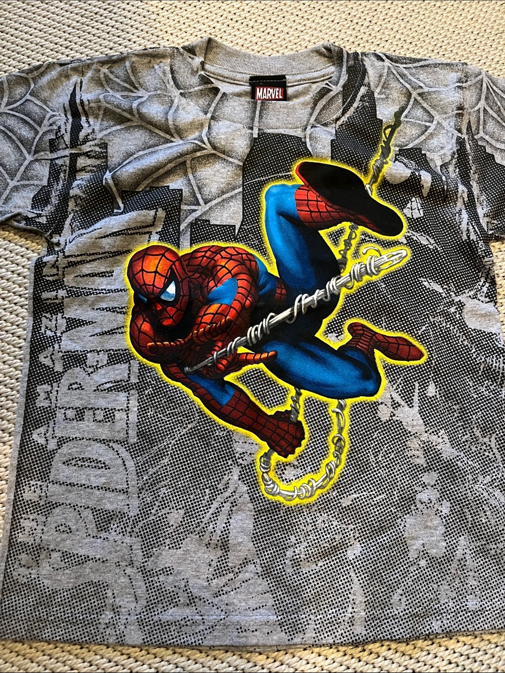 T-shirt Spider-Man boys new size 5/6 90% cotton 10% polyester
